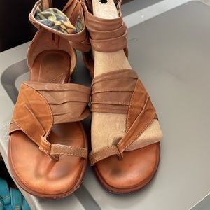Naya Samara leather sandals size 10